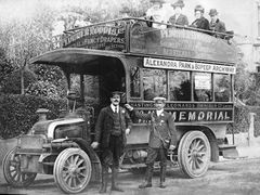 A bus in 1905
